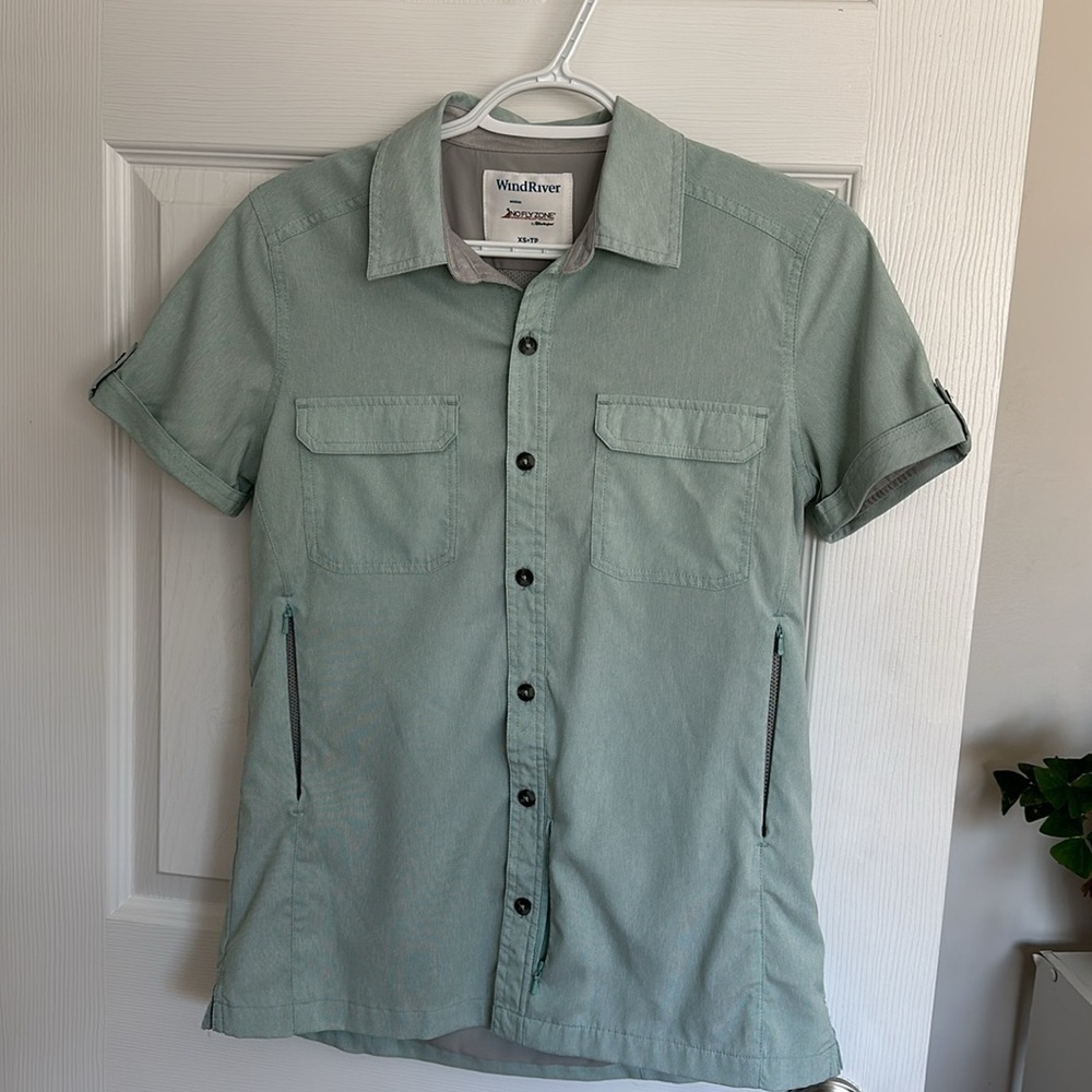 🔥WindRiver, no flies zone by Burlington, zipper pockets everywhere!!! Xs